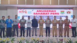 Anggota DPR RI Ananta Wahana Terima Anugerah Sahabat Pers dari PWI