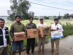 PT Dahana Memberikan Bantuan Kepada Masyarakat Korban Banjir di Subang