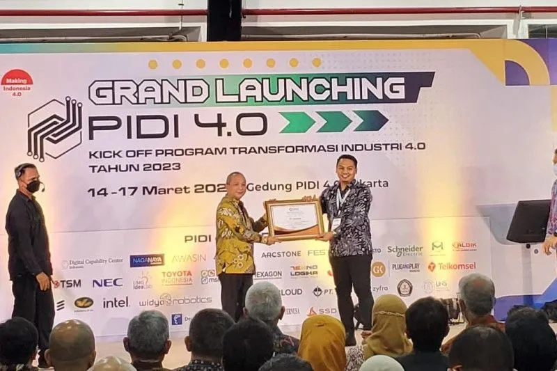 Kementerian Perindustrian RI Serahkan Sertifikat INDI 4.0 ke DAHANA