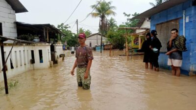 Sedikitnya 1000 KK di 8 Kecamatan Kabupaten Tangerang Dilanda Banjir 1 Meter Lebih