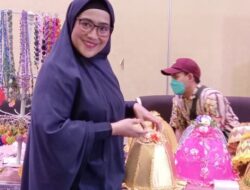 Rajin Ikut Pelatihan, Lies Herawati Bisa Bangun Usaha Kerajinan Bosara di Makassar