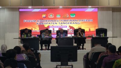 Bupati Tangerang H Ahmed Zaki Iskandar saat membahas persiapan keamanan itu bersama Forum Koordinasi Pimpinan Daerah di gedung serba guna Tigaraksa