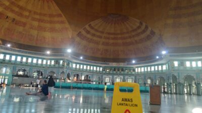 Masjid Al Azhom Sudah Lama Bocor, DKM Minta Pemkot Tangerang Segera Memperbaikinya