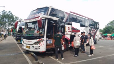 Pemudik di Terminal Poris Plawad Kota Tangerang