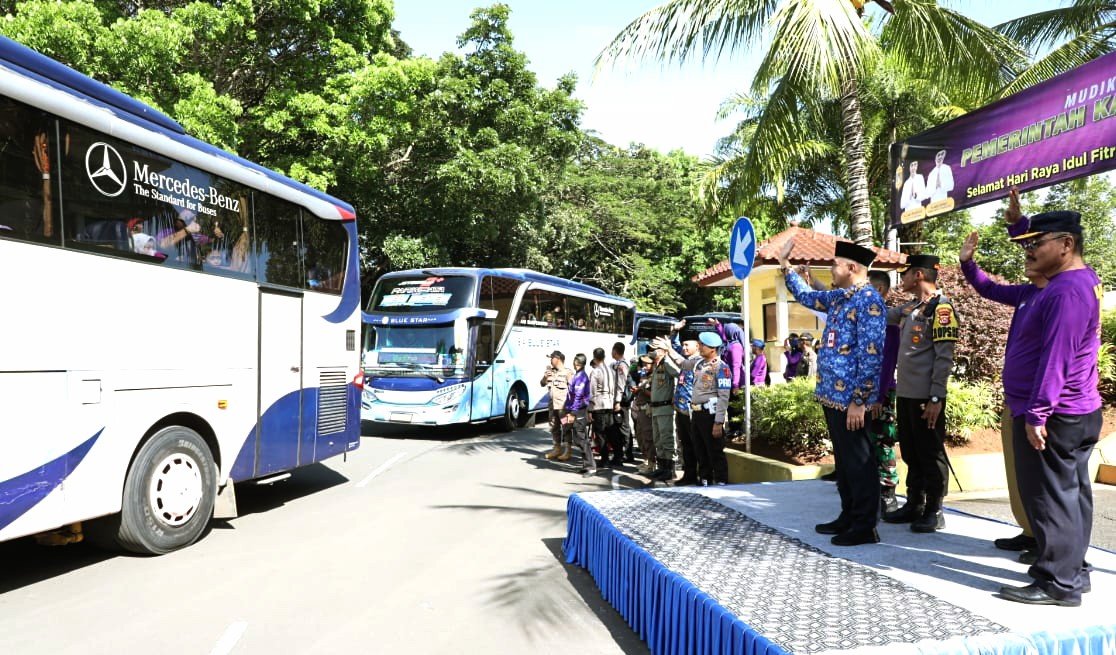 Bupati Tangerang Ahmed Zaki Iskandar