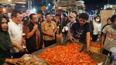 Badan Pangan Nasional atau National Food Agency melakukan pemantauan stok dan harga pangan di Pasar Induk Tanah Tinggi Kota Tangerang Banten