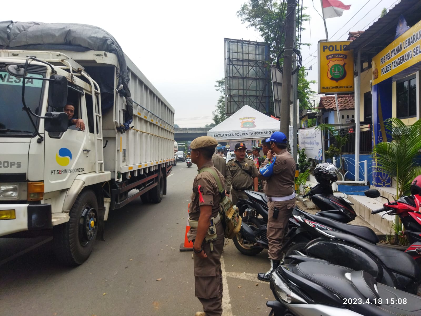 Satpol PP Kabupaten Tangerang siagakan 100 personil di beberapa pos pengamanan mudik lebaran Idul Fitri 1444 Hijriah