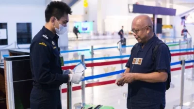 Pulang ke Indonesia bawa barang pindahan? Pahami aturannya biar bebas bea masuk