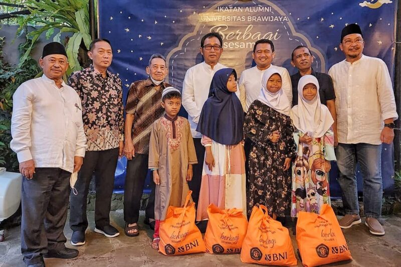 BNI dan Alumni Universitas Brawijaya Bagikan Paket Sembako kepada Anak Yatim Piatu