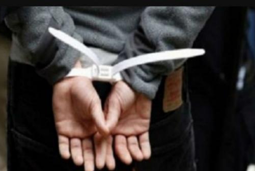 Mabuk dan bawa sajam