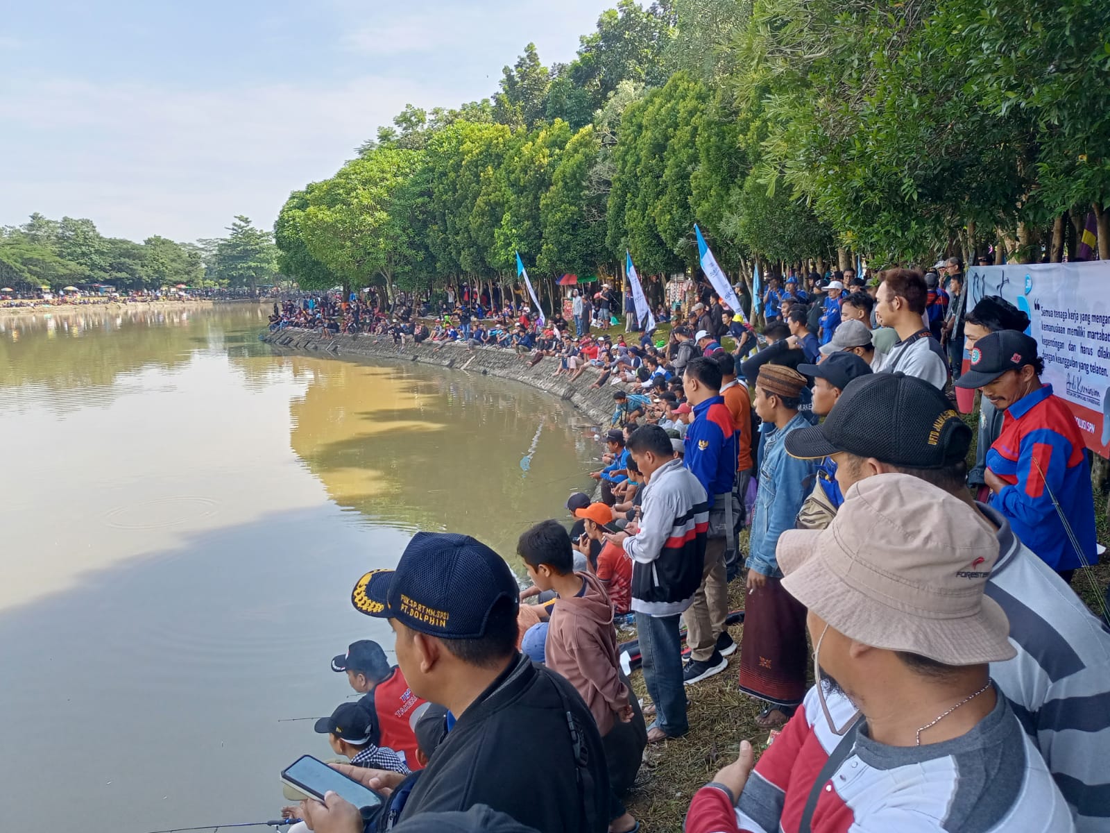 mancing bersama di situ Pemda Tigaraksa