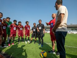 BRImo Future Garuda: Ini Potret Anak Muda Indonesia Latihan Bola Bersama Roberto Carlos, Materazzi, Abidal dan Veron