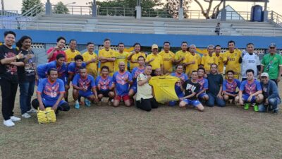 Pokja Wartawan Harian Tangerang Raya mengikuti pertandingan sepakbola persahabatan bertajuk Trofeo SRD