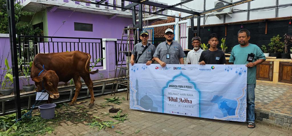 Bandara Soekarno Hatta Salurkan Hewan Kurban pada 12 Kelurahan dan Desa di lingkungannya