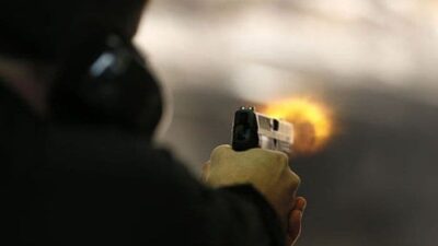 Pasutri kena peluru nyasar