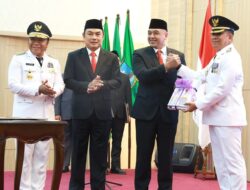 Pj Gubernur Banten Al Muktabar Lantik Andi Ony Prihartono Sebagai Pj Bupati Tangerang