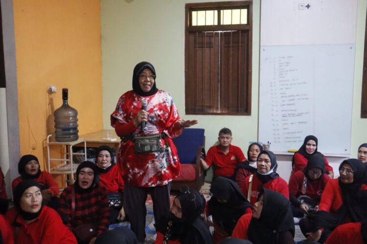 Emak-emak di Tangsel Curhat Hidup Susah ke Anggota MPR RI