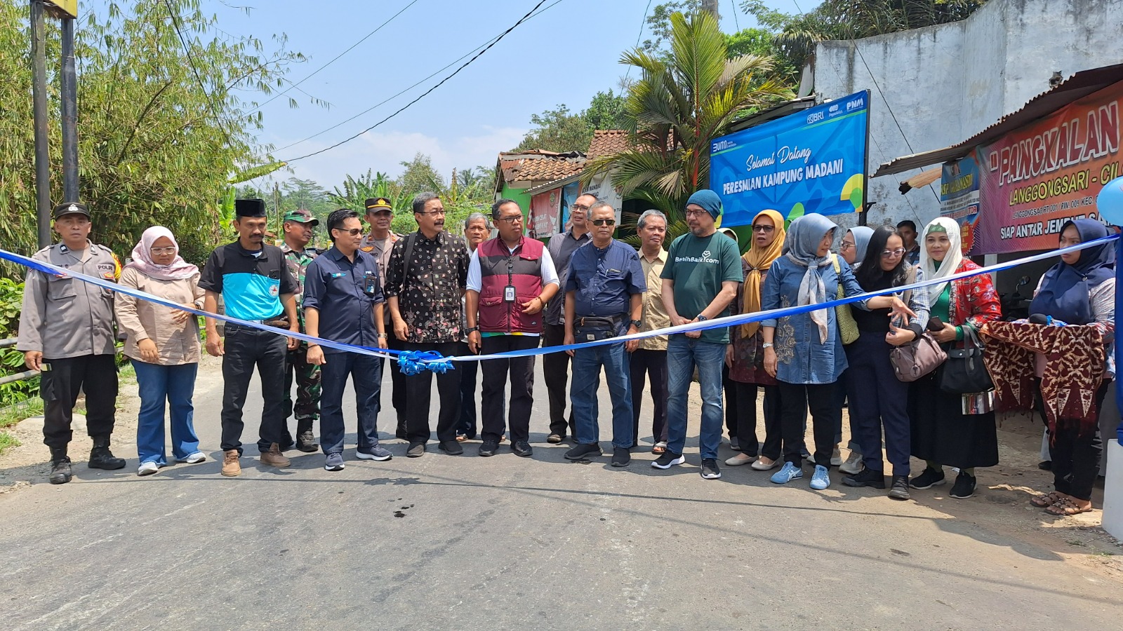 PNM Berdayakan Masyarakat Banyumas Melalui Ruang Pintar dan Budidaya Madu Klanceng