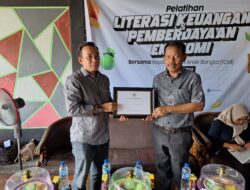 PNM Kendari Raih Penghargaan Sebagai Lembaga Pemberdayaan UMKM Terbaik Provinsi Sulawesi Tenggara Dan Kota Kendari