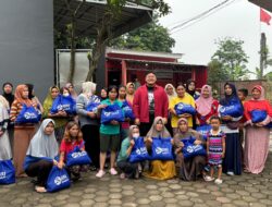 Abraham Bersama Program BRI Peduli Salurkan Sembako Jelang Lebaran