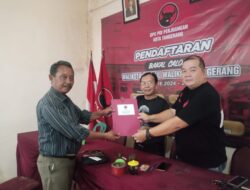 Pilkada 2024, Helmy Halim Ambil Formulir di DPC PDI Perjuangan Kota Tangerang