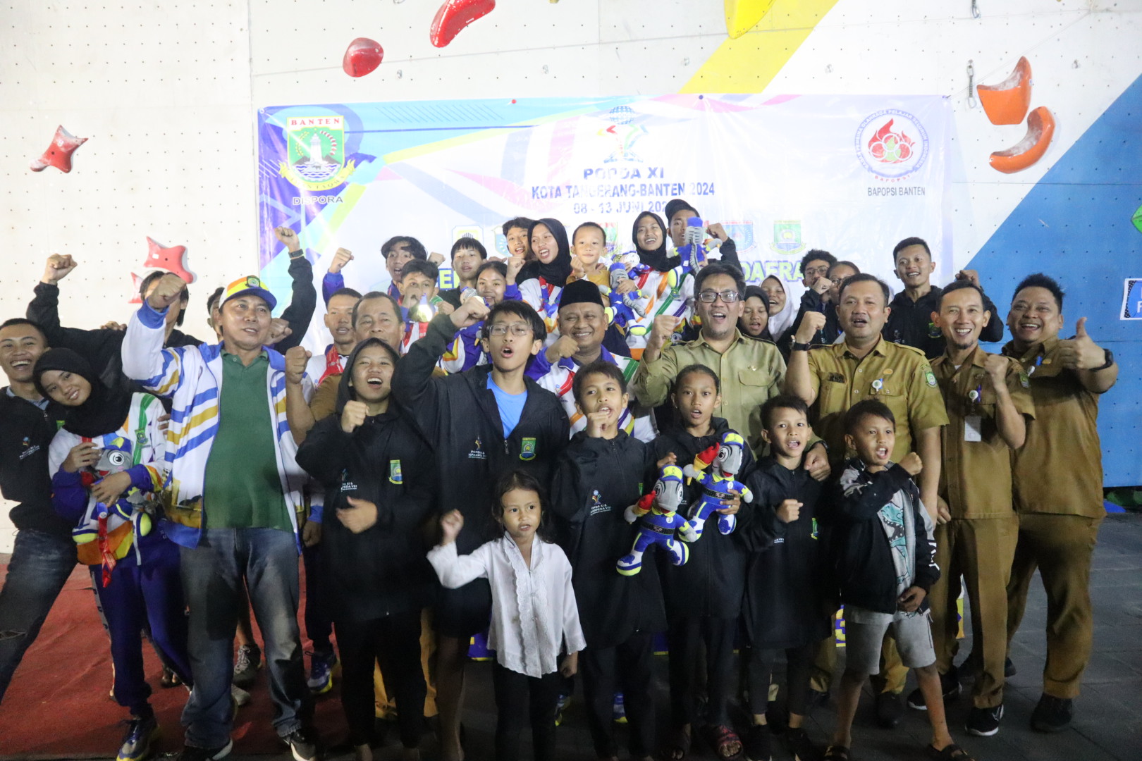 Cabor Panjat Tebing Kota Tangerang Sumbang 6 Medali Emas di POPDA XI Banten