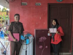 Kejari Kab. Tangerang Antar Barbuk Motor Hingga Kulkas ke Warga