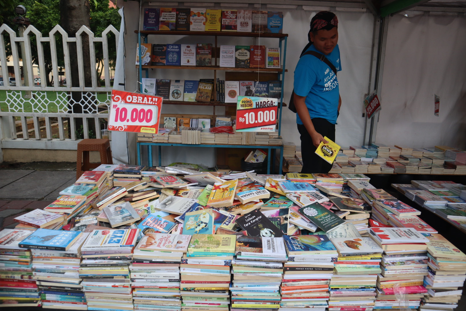 Bukan Bajakan, Ada Stand Buku Murah di Festival Al-Azhom