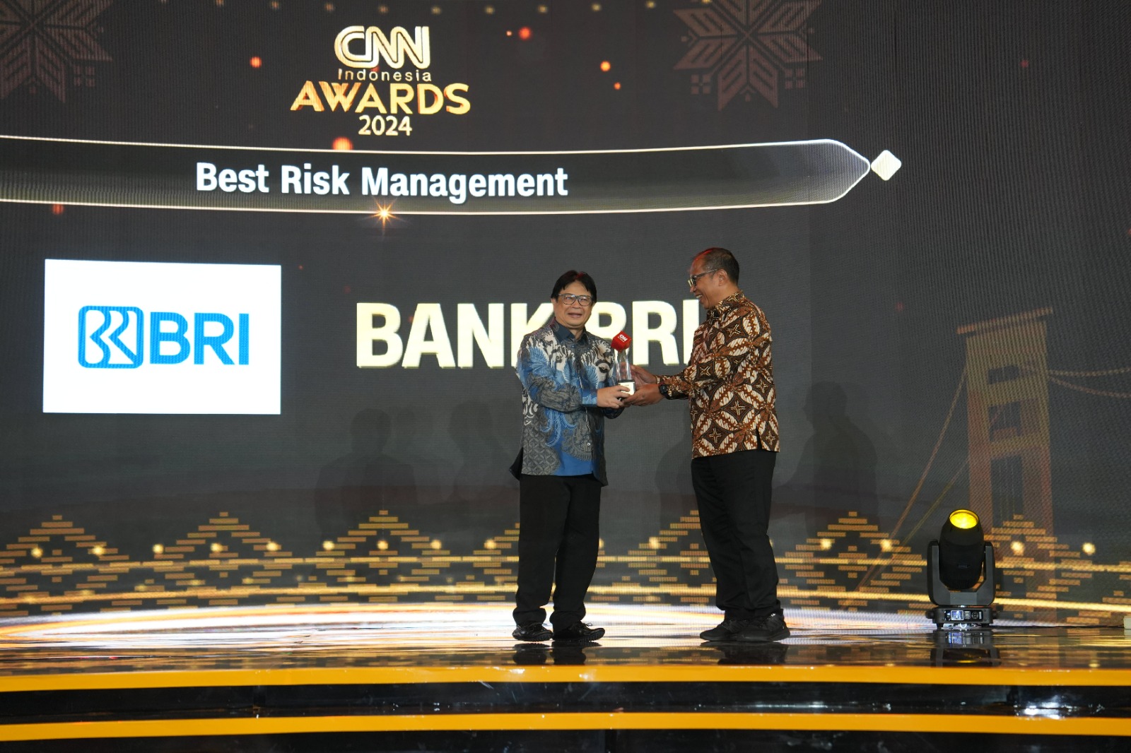 BRI Raih Penghargaan Best Risk Management di CNN Indonesia Awards
