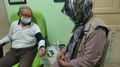 Rutin Periksa, Dinkes Tangsel Jaga Kesehatan Veteran