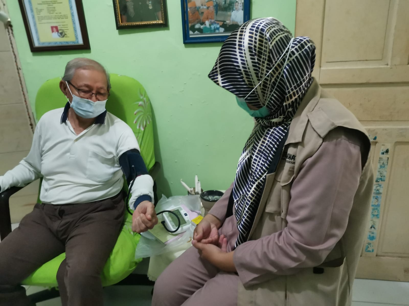 Rutin Periksa, Dinkes Tangsel Jaga Kesehatan Veteran