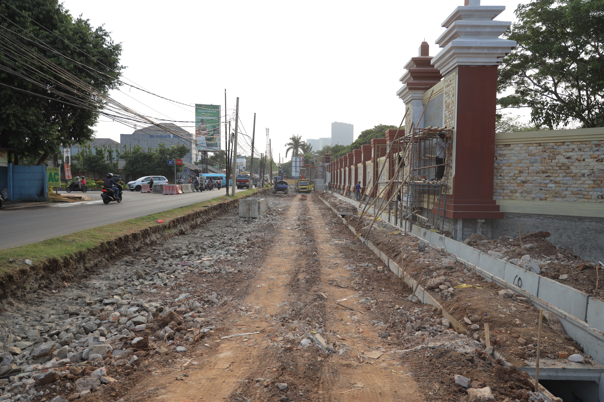 Pemkot Tangsel Lakukan Pelebaran Jalan Bhayangkara Serpong Utara