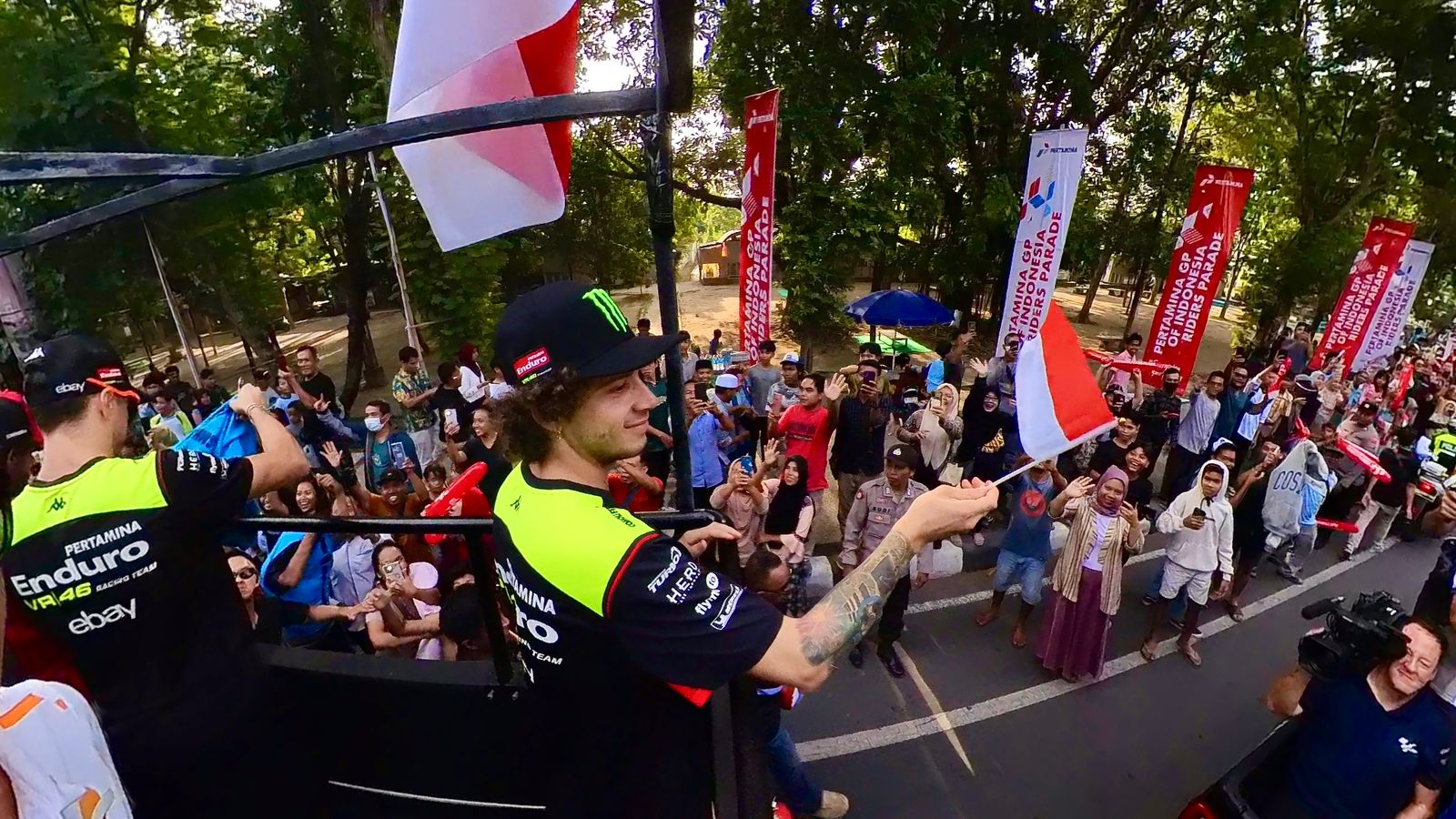 Pecah! Luar Biasa Antusiasme Masyarakat di Riders Parade Pertamina Grand Prix of Indonesia 2024