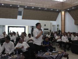 Abraham Sampaikan Keluhan Warga Terkait Akses Pendidikan kepada Pj Bupati