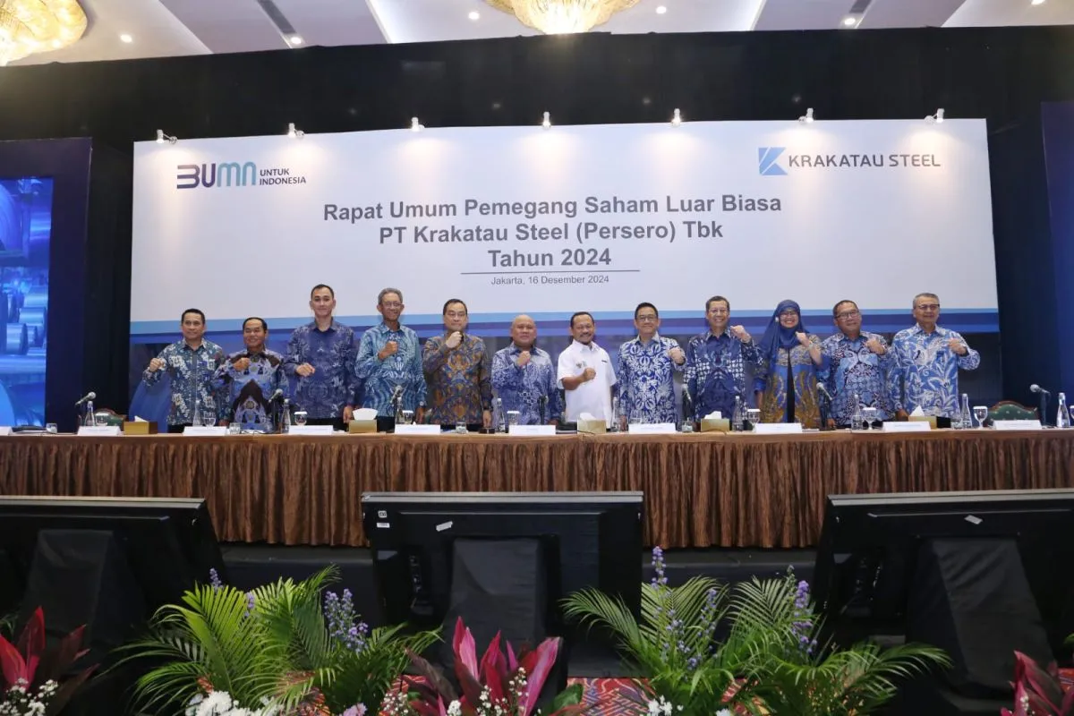 PT Krakatau Steel (Persero) Tbk melaksanakan Rapat Umum Pemegang Saham Luar Biasa (RUPSLB) pada Senin, 16 Desember 2024. Agenda utama rapat ini adalah perubahan susunan pengurus perseroan. Hasil rapat menetapkan Muhamad Akbar sebagai Direktur Utama Krakatau Steel secara definitif.