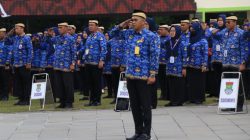 Penjabat Sekretaris Daerah (Pj Sekda) Soma Atmaja memimpin apel pagi pada Senin (2/12/2024). Kegiatan ini sekaligus memperingati Hari Ulang Tahun ke-53 Korps Pegawai Republik Indonesia (KORPRI). Acara berlangsung di Lapangan Raden Aria Yudhanegara, Pusat Pemerintahan Kabupaten Tangerang.