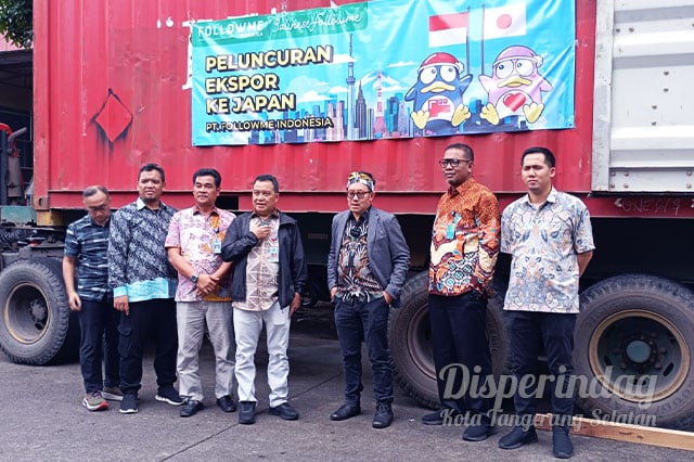 Dinas Perindustrian dan Perdagangan (Disperindag) Kota Tangerang Selatan mencatat sejarah dengan mengekspor parfum hasil binaan Usaha Mikro, Kecil, dan Menengah (UMKM) ke Jepang.