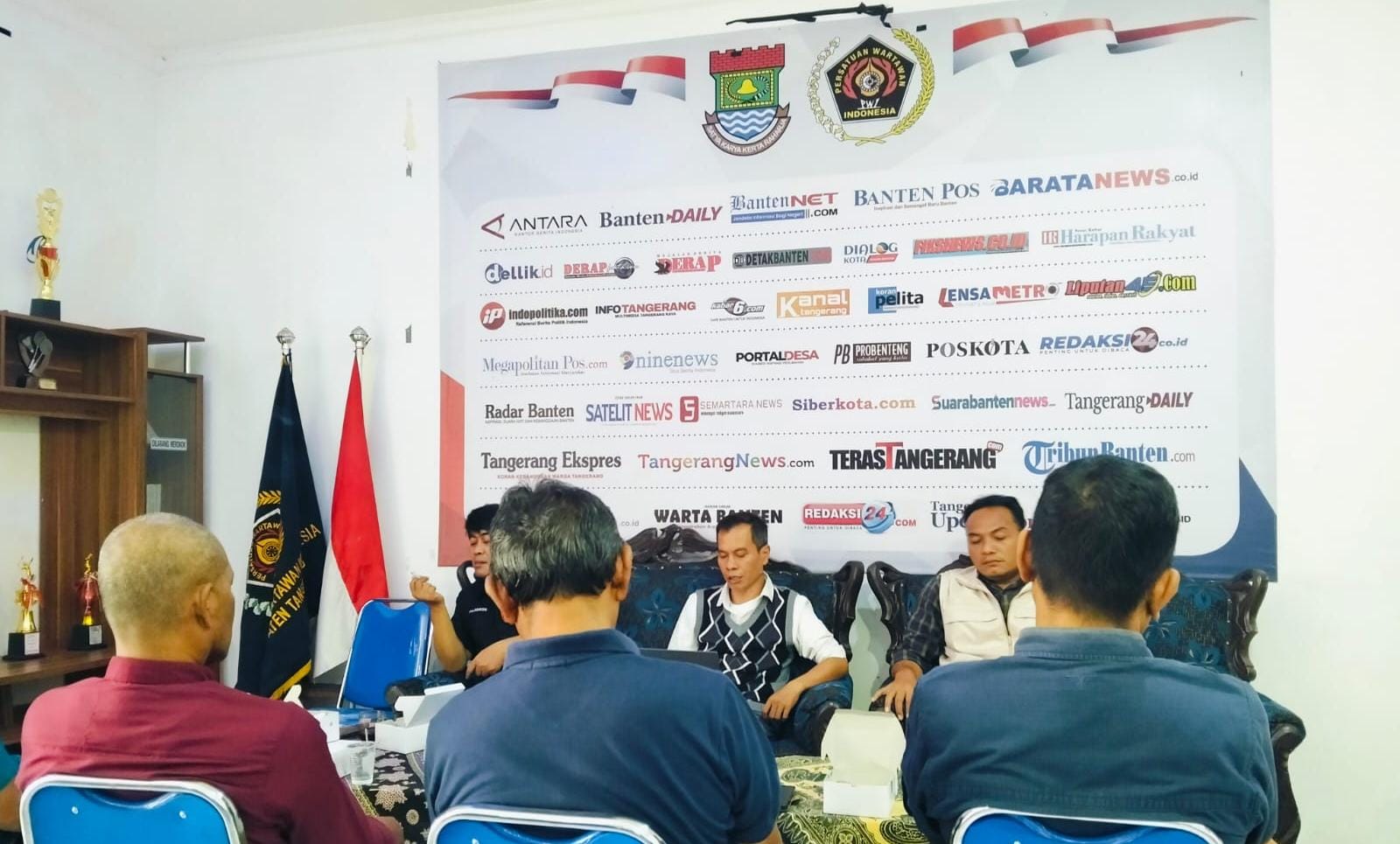 Persatuan Wartawan Indonesia (PWI) Kabupaten Tangerang menggelar rapat pengurus untuk menyusun program kerja tahun 2025.