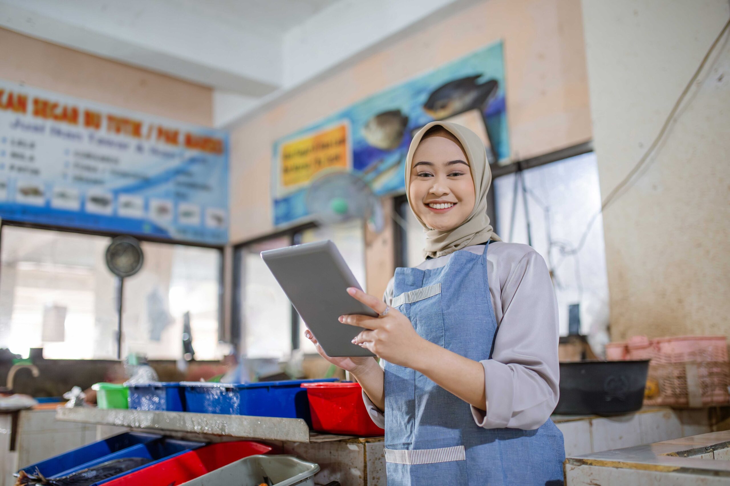 Pemerintah Kota Tangerang Selatan (Tangsel) memberikan kabar baik bagi Usaha Mikro, Kecil, dan Menengah (UMKM). Melalui Dinas Koperasi dan UKM Tangsel, pelaku usaha dapat memperoleh sertifikasi halal gratis.