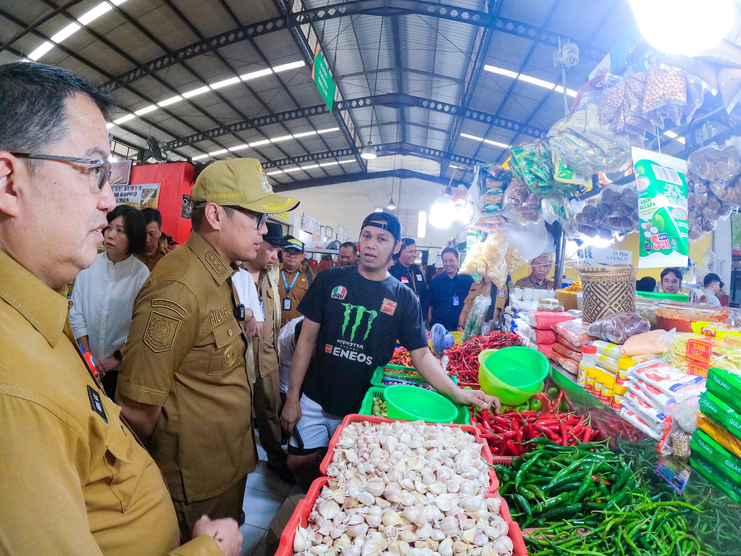 Menjelang bulan suci Ramadan 1446 Hijriah, Wakil Wali Kota Tangerang Selatan, Pilar Saga Ichsan, melakukan inspeksi mendadak (sidak) ke Pasar Delapan Alam Sutera, Serpong Utara. Senin (24/02/2025).