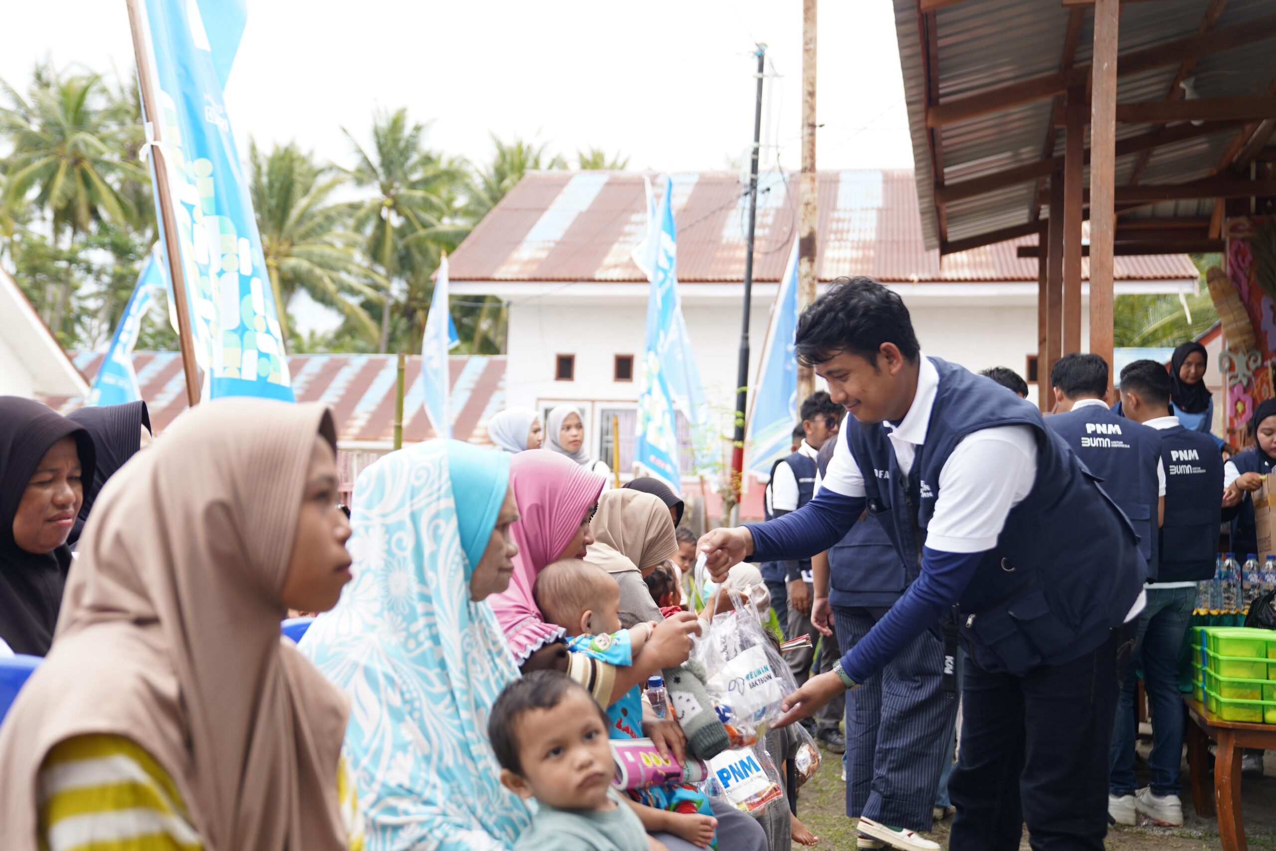 PT Permodalan Nasional Madani (PNM) kembali mensosialisasikan pentingnya gizi seimbang kepada keluarga nasabah PNM Mekaar dan masyarakat desa. Melalui program Madani Care Stunting, selama 3 bulan kedepan, edukasi mengenai stunting, pemeriksaan kesehatan sekaligus pemberian makanan bergizi diberikan kepada 34 anak-anak desa dan 1 orang ibu hamil di Desa Towale, Kabupaten Donggala, Sulawesi Tengah. Selasa (18/02/2025)