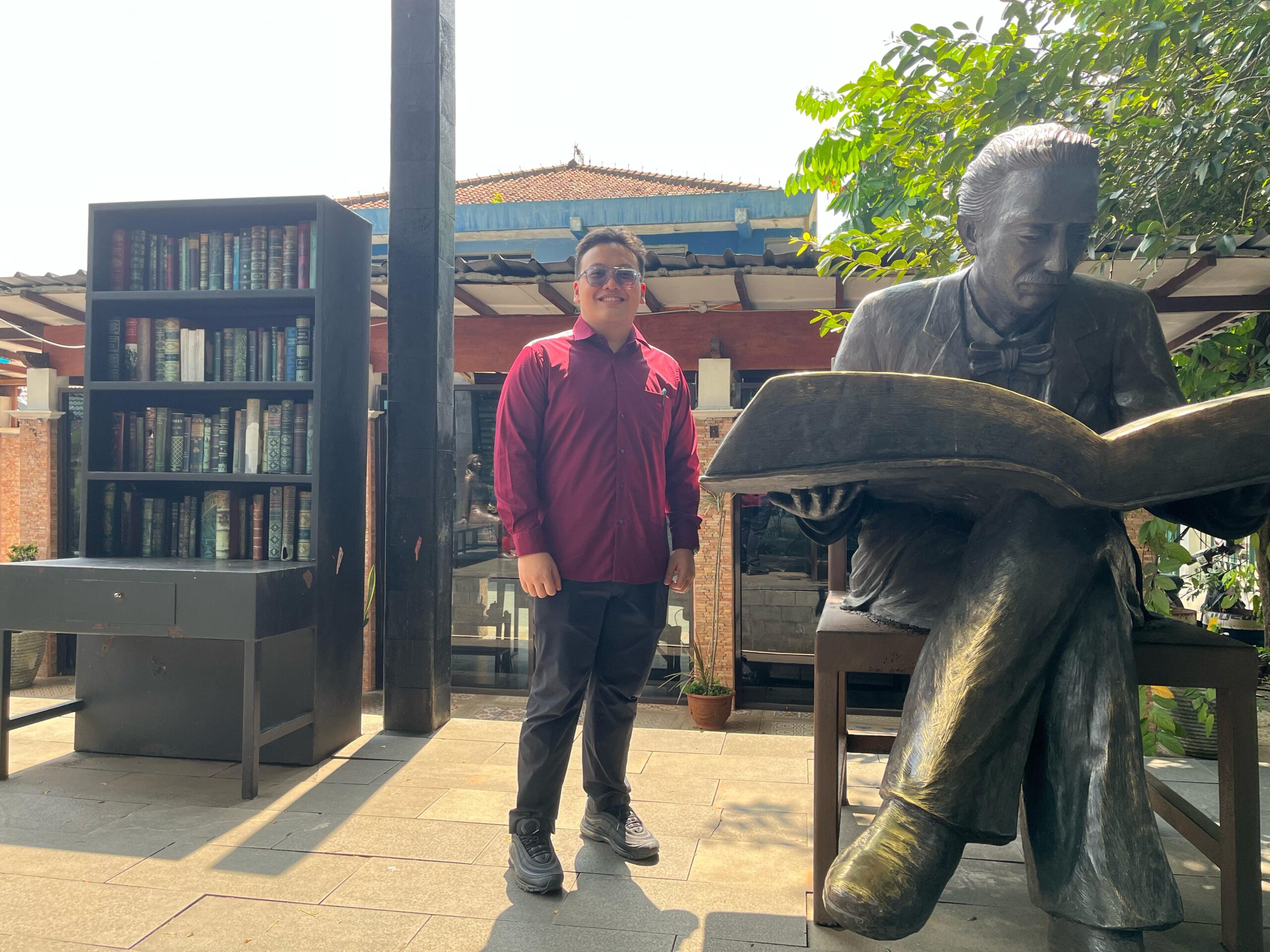 Abraham Garuda Laksono melakukan napak tilas perjuangan rakyat Banten dengan mengunjungi Museum Multatuli di Lebak, Banten. Jumat (28/02/2025).