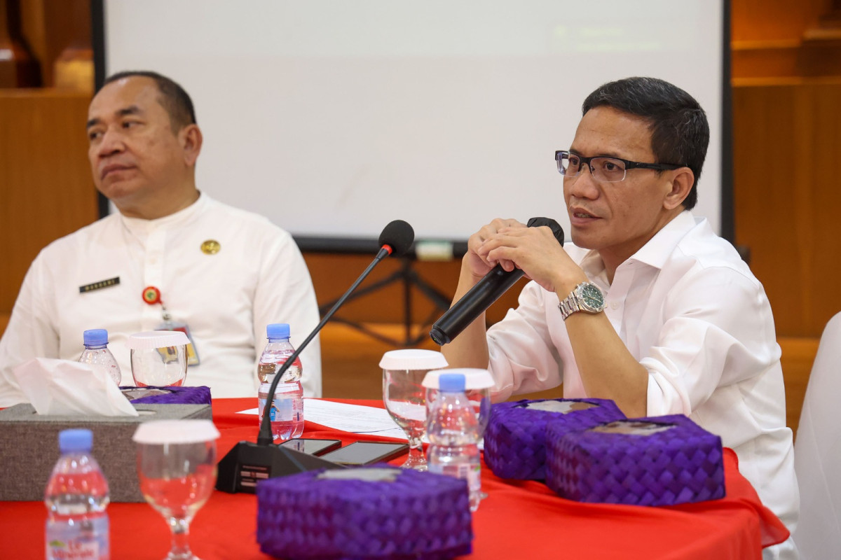 Pemerintah Provinsi (Pemprov) Banten tengah melakukan sinkronisasi program dengan agenda kerja Gubernur dan Wakil Gubernur Banten terpilih, terutama dalam implementasi program prioritas untuk 100 hari pertama kepemimpinan mereka.