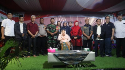Istri Almarhum Presiden Gus Dur Sahur Bersama di Kampung Jimpitan