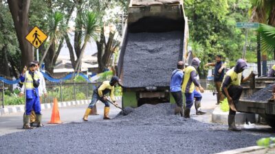 Pemkot Tangerang perbaiki 13a ruas jalan untuk memastikan keamanan dan kenyamanan pemudik selama arus mudik Lebaran.