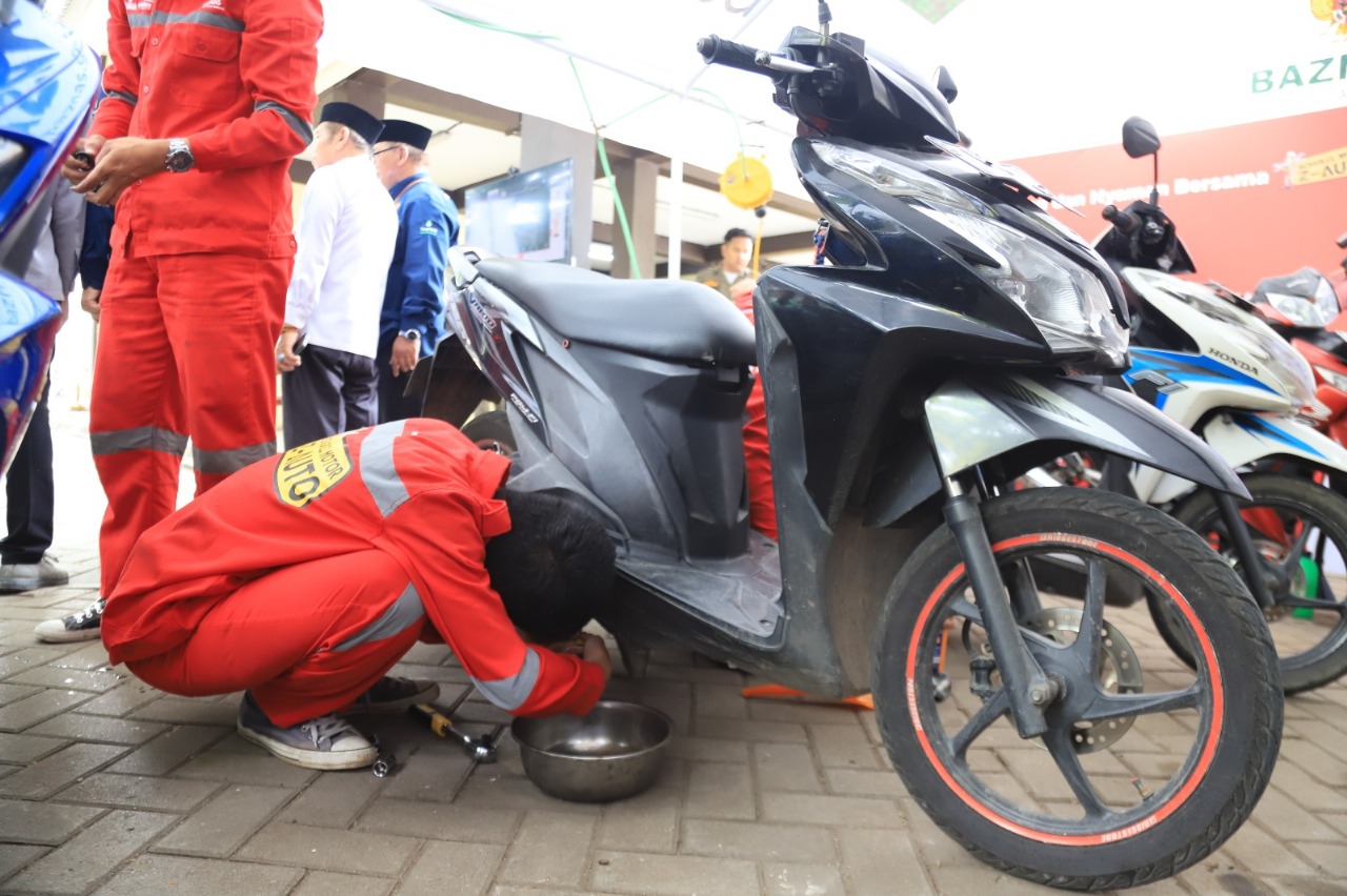 BAZNAS Kota Tangerang adakan program Servis Motor Gratis dari 17-24 Maret 2025. Manfaatkan layanan perawatan kendaraan ini!