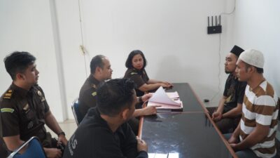 Kasus penembakan bos rental mobil di Jayanti berlanjut, dua tersangka baru diserahkan ke jaksa, sementara dua lainnya masih diteliti.