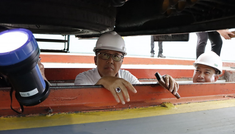 Pemerintah Kabupaten (Pemkab) Tangerang melalui Dinas Perhubungan (Dishub) menggelar Pemeriksaan Persyaratan Teknis Operasional Kendaraan Bermotor (Ramp Check) pada beberapa unit angkutan penumpang dalam Program Mudik Gratis. Pemeriksaan ini dilakukan di UPTD Pengelola Prasarana Teknik Perhubungan (PPTP) Dishub, Kecamatan Sukamulya, Rabu (19/03/2025).