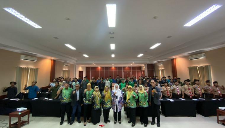 Dinas Usaha Mikro (Diskum) Kabupaten Tangerang mengadakan pelatihan kewirausahaan bagi para pemuda dari berbagai organisasi. Kegiatan ini berlangsung di Hotel Le Semar Tangerang pada Kamis (06/03/2025) dengan tujuan meningkatkan keterampilan, pengetahuan, serta membentuk pola pikir wirausaha di kalangan pemuda.