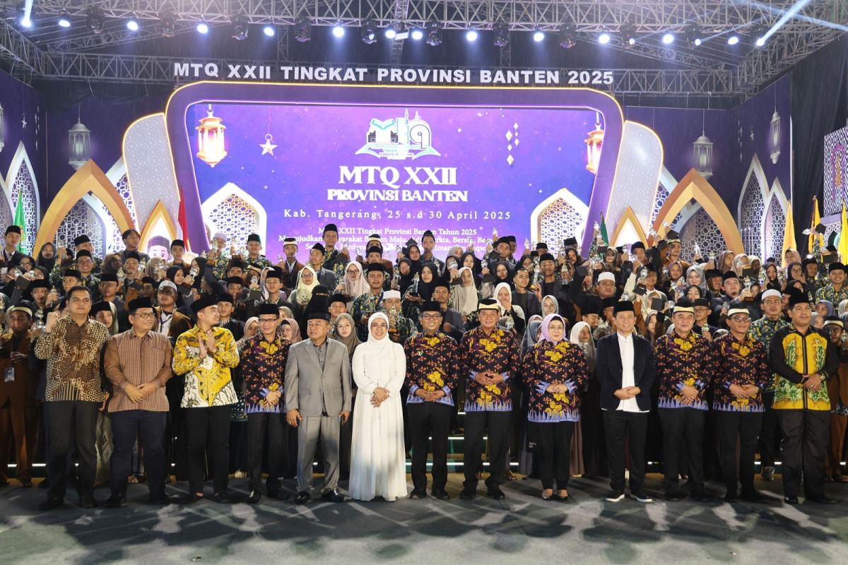 MTQ XXII Banten 2025: Kabupaten Tangerang juara umum. Gubernur Andra Soni ajak masyarakat tingkatkan kecintaan terhadap Al-Qur'an.